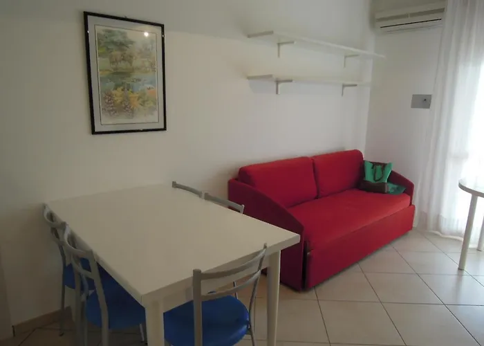 شقة Comfortable Overlooking The Sea