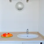 Lägenhet Comfortable Overlooking The Sea