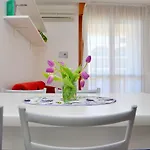 Comfortable Overlooking The Sea Lägenhet