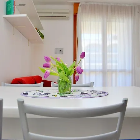 Comfortable Overlooking The Sea *